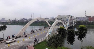 হাতিরঝিলে সড়ক দুর্ঘটনায় প্রাণ গেল নারীর