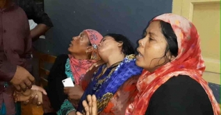 চুয়াডাঙ্গায় বেপরোয়া বাস কেড়ে নিল ৬ প্রাণ