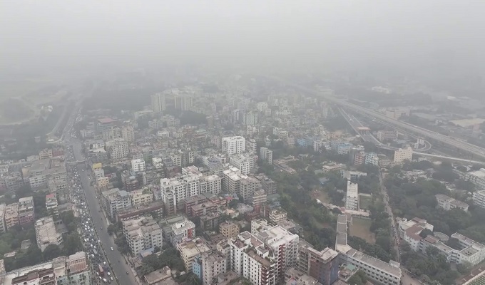 রাজধানী ঢাকার আকাশে মেঘ, বৃষ্টির সম্ভাবনা