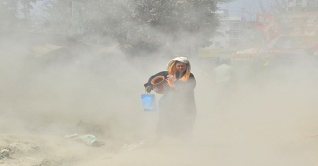 বায়ুদূষণে বিশ্বে শীর্ষ শহর লাহোর, ঢাকা ২৩তম