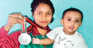 আর্চার নাজমিন খাতুন: এক লড়াকু মায়ের গল্প