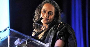 মাইডাস সেন্টারে বক্তৃতা করবেন অরুন্ধতী রায়