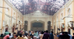 শ্রীলঙ্কায় বোমা বিস্ফোরণে মৃতের সংখ্যা বেড়ে ২০৭ শ্রীলঙ্কায় বোমা বিস্ফোরণে মৃতের সংখ্যা বেড়ে ২০৭