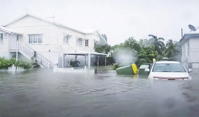 অস্ট্রেলিয়ায় বন্যার পানি কমায় পরিচ্ছন্ন কাজ শুরু