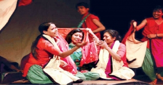 ‘আয়না বিবির পালা’ কলকাতার নাট্য উৎসবে যাচ্ছে