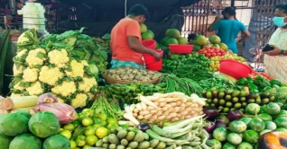সবজির বাজার চড়া