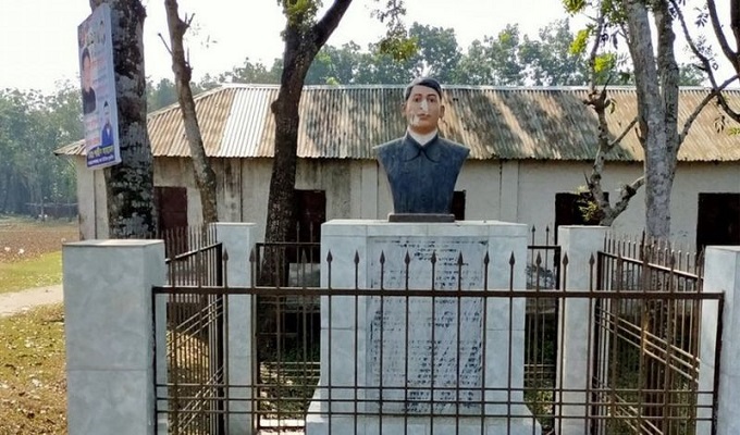 কুষ্টিয়ায় ব্রিটিশবিরোধী বিপ্লবী বাঘা যতীনর ভাস্কর্য ভাঙচুর