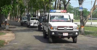 করোনাভাইরাস: বরগুনায় টহলে নেমেছে নৌ-বাহিনী