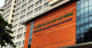 পুরান ঢাকায় গ্যাস লিকেজ থেকে আগুন, দগ্ধ ৪