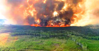 কানাডায় ভয়াবহ দাবানল; পুড়ে গেছে ৩৮ লাখ হেক্টর জমি কানাডায় ভয়াবহ দাবানল; পুড়ে গেছে ৩৮ লাখ হেক্টর জমি