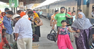 ঈদে চট্টগ্রাম ছেড়ে বাড়ির পথে অনেকে