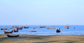 টেকনাফ-সেন্টমার্টিন রুটে ট্রলার চলাচল বন্ধ