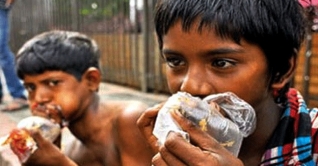 মারাত্মক মাদক ঝুঁকিতে রাজধানীর পথ শিশুরা মারাত্মক মাদক ঝুঁকিতে রাজধানীর পথ শিশুরা