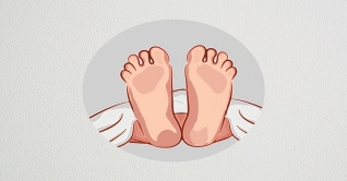 খাবার খাওয়ানোর সময় মায়ের কোলে শিশুর মৃত্যু