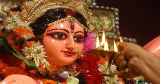 করোনাকালে স্বাস্থ্যবিধি মেনে উদযাপিত হবে দুর্গাপূজা করোনাকালে স্বাস্থ্যবিধি মেনে উদযাপিত হবে দুর্গাপূজা