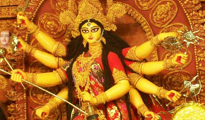 ষোড়শ উপাচারে অষ্টমীর পূজা অনুষ্ঠিত, কাল মহানবমী