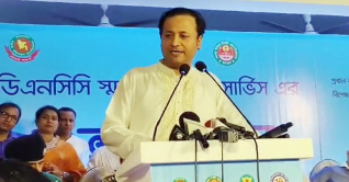 ইংলিশ মিডিয়াম স্কুলের ওপর ক্ষোভ প্রকাশ শিক্ষামন্ত্রীর