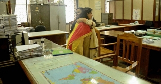 ছুটি শেষ, অফিসে আজ উপস্থিতি কম