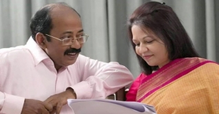 বিয়ে করলেন গুলতেকিন খান