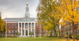 ট্রাম্প প্রশাসনের বিরুদ্ধে পাল্টা মামলা করছে হার্ভার্ড