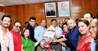 সরকার চলচ্চিত্রের স্বর্ণযুগ ফিরিয়ে আনতে চায়: তথ্যমন্ত্রী