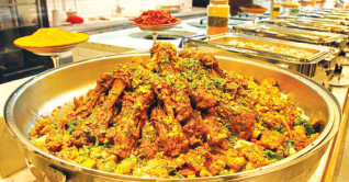 ইউসুফ কনফেকশানীর ইফতার: দামে কম, স্বাদে বেশ ইউসুফ কনফেকশানীর ইফতার: দামে কম, স্বাদে বেশ