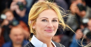 বাংলাদেশি লেখকের গল্পে হলিউডের ছবি