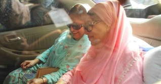 খালেদার চিকিৎসার সমন্বয় করছেন তারেকের স্ত্রী খালেদার চিকিৎসার সমন্বয় করছেন তারেকের স্ত্রী