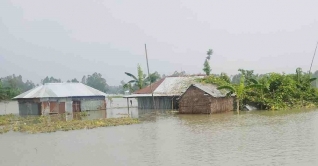 কুড়িগ্রামে বানভাসিদের ভোগান্তি বাড়ছে