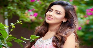 আজ অভিনেত্রী বিদ্যা সিনহা মিমের জন্মদিন