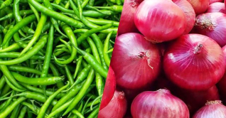 হিলিতে কমেছে পেঁয়াজ ও কাঁচা মরিচের দাম হিলিতে কমেছে পেঁয়াজ ও কাঁচা মরিচের দাম