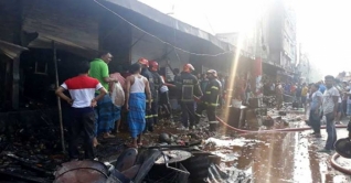 ভয়াবহ আগুনে পুড়লো মালিবাগ কাঁচা বাজারের ২৫০ দোকান