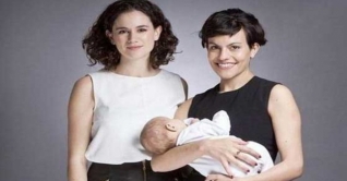 পৃথিবীর ইতিহাসে প্রথম ২ মায়ের ১ সন্তান জন্ম পৃথিবীর ইতিহাসে প্রথম ২ মায়ের ১ সন্তান জন্ম