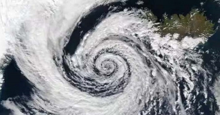 মোকা আজ ঘূর্ণিঝড়ে রূপ নিতে পারে মোকা আজ ঘূর্ণিঝড়ে রূপ নিতে পারে