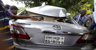 নিয়ন্ত্রণ হারিয়ে প্রাইভেট কার খাদে, প্রাণ গেল একই পরিবারের ৪ জনের