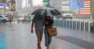 নিউইয়র্কে জরুরি অবস্থা ঘোষণা করলেন গভর্ণর