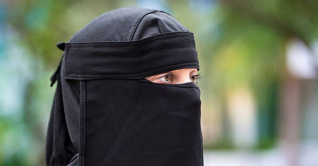 ভুয়া ভোটের আশঙ্কা, নিকাব খুলে পরিচয় শনাক্তের দাবি