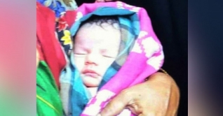 ধানক্ষেতে পড়েছিল ফুটফুটে শিশুটি