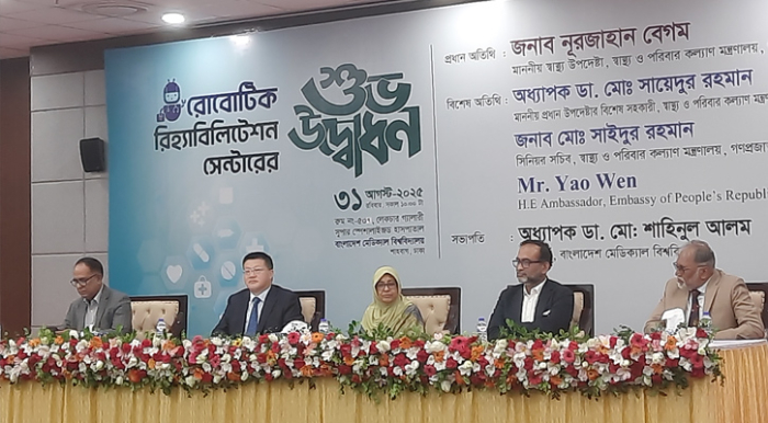 বাংলাদেশ একটা দুর্ঘটনার ‘ডিপো’: স্বাস্থ্য উপদেষ্টা