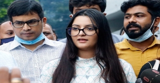 সাভার থানায় চলচ্চিত্র অভিনেত্রী পরীমনি সাভার থানায় চলচ্চিত্র অভিনেত্রী পরীমনি