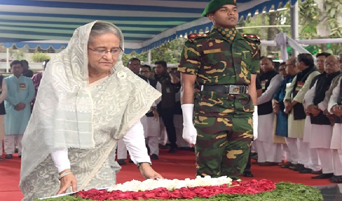 জাতির পিতার প্রতি প্রধানমন্ত্রীর শ্রদ্ধা