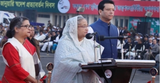 বঙ্গবন্ধুর দেয়া বিজয় মশাল নিয়ে এগিয়ে যেতে চাই : প্রধানমন্ত্রী বঙ্গবন্ধুর দেয়া বিজয় মশাল নিয়ে এগিয়ে যেতে চাই : প্রধানমন্ত্রী