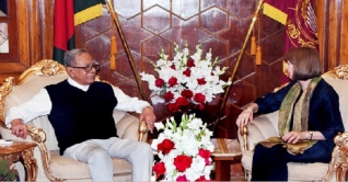 রোহিঙ্গা বিষয়ে বৃটেনের জোরালো ভূমিকা চান রাষ্ট্রপতি রোহিঙ্গা বিষয়ে বৃটেনের জোরালো ভূমিকা চান রাষ্ট্রপতি