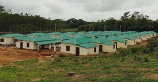 প্রধানমন্ত্রীর দয়ায় এখন ভিটেবাড়ির মালিক তারা প্রধানমন্ত্রীর দয়ায় এখন ভিটেবাড়ির মালিক তারা