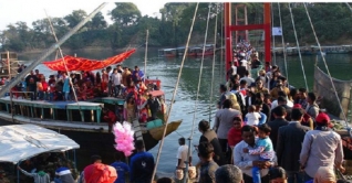 পর্যটকের ভীড়ে মুখরিত রাঙ্গামাটি