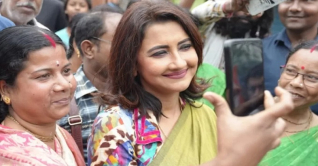 বিপুল ভোটে জয়ী হলেন রচনা ব্যানার্জি বিপুল ভোটে জয়ী হলেন রচনা ব্যানার্জি