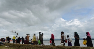 মিয়ানমারে ফিরলে ৫ লাখ টাকা পাবেন রোহিঙ্গারা মিয়ানমারে ফিরলে ৫ লাখ টাকা পাবেন রোহিঙ্গারা