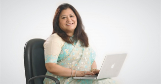 সিআইপি হিসেবে আবারো স্বীকৃতি পেলেন রূপালী চৌধুরী