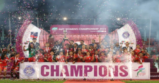 আজ ফিরছেন সাবিনারা, তাদের বরণের অপেক্ষায় দেশ আজ ফিরছেন সাবিনারা, তাদের বরণের অপেক্ষায় দেশ