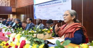 ফুড সেফটি নিশ্চিত না হলে মাছের উৎপাদন বাড়ানোর অর্থ নেই ফুড সেফটি নিশ্চিত না হলে মাছের উৎপাদন বাড়ানোর অর্থ নেই